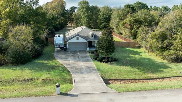 13874 Oak Manor Drive, Willis, TX 77318