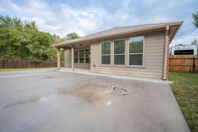 13874 Oak Manor Drive, Willis, TX 77318