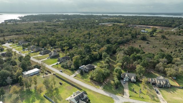 13874 Oak Manor Drive, Willis, TX 77318