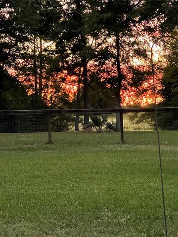 13874 Oak Manor Drive, Willis, TX 77318