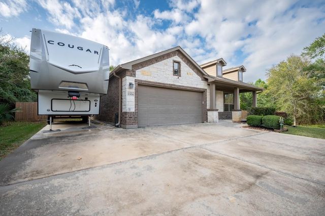 13874 Oak Manor Drive, Willis, TX 77318