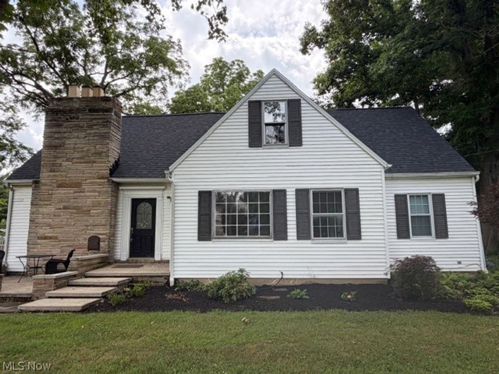 18646 Carmany Drive, Walton Hills, OH 44146