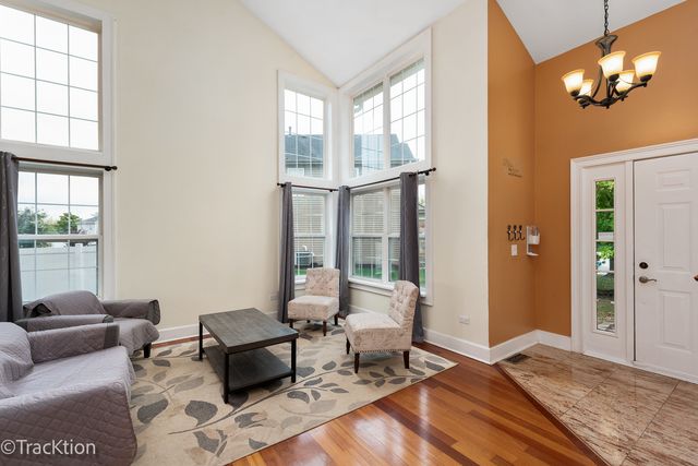 11 Penny Court, Bolingbrook, IL 60440