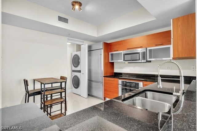 3000 Oasis Grand BLVD 2802, Fort Myers, FL 33916