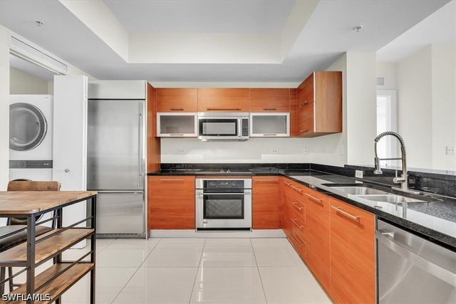 3000 Oasis Grand BLVD 2802, Fort Myers, FL 33916