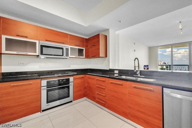 3000 Oasis Grand BLVD 2802, Fort Myers, FL 33916