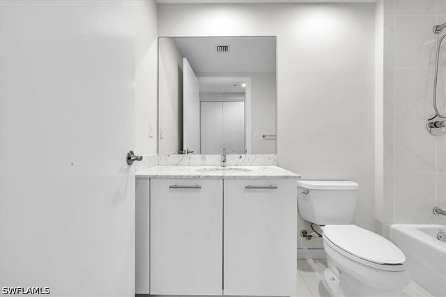 3000 Oasis Grand BLVD 2802, Fort Myers, FL 33916