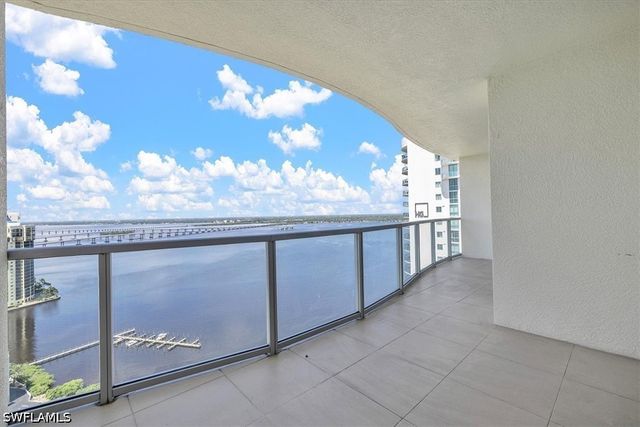 3000 Oasis Grand BLVD 2802, Fort Myers, FL 33916