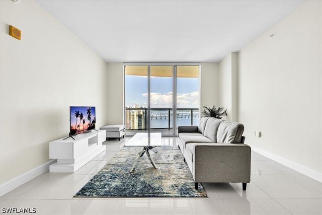 3000 Oasis Grand BLVD 2802, Fort Myers, FL 33916