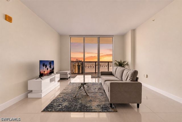 3000 Oasis Grand BLVD 2802, Fort Myers, FL 33916