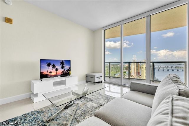 3000 Oasis Grand BLVD 2802, Fort Myers, FL 33916