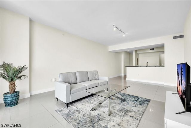 3000 Oasis Grand BLVD 2802, Fort Myers, FL 33916