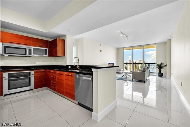 3000 Oasis Grand BLVD 2802, Fort Myers, FL 33916