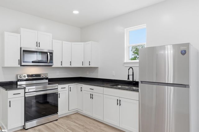 52 Lily Street, Greenville, SC 29617