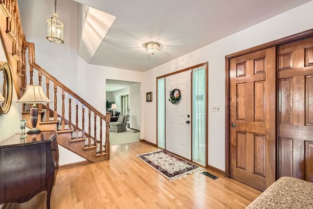 3825 Charlemagne Drive, Hoffman Estates, IL 60192