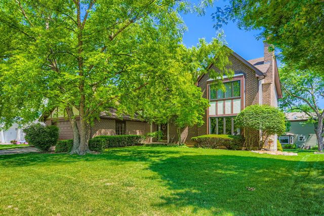 3825 Charlemagne Drive, Hoffman Estates, IL 60192