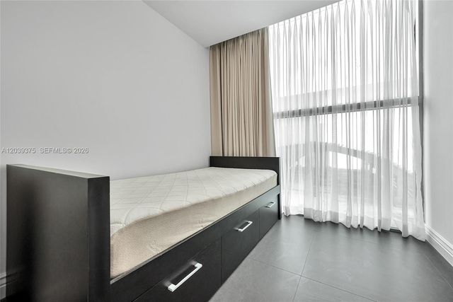 2950 NE 188th Street 303, Aventura, FL 33180