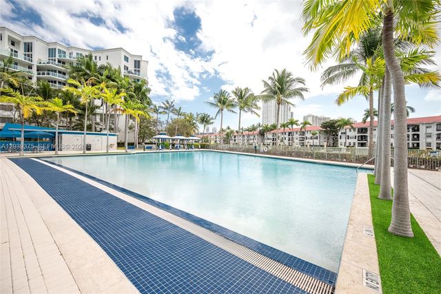 2950 NE 188th Street 303, Aventura, FL 33180