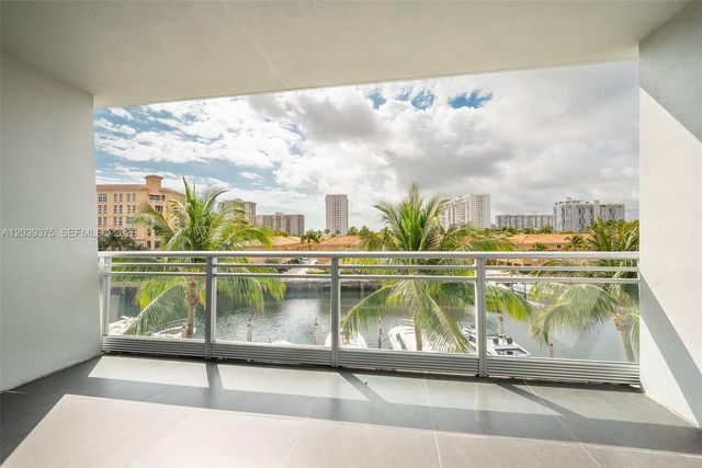 2950 NE 188th Street 303, Aventura, FL 33180
