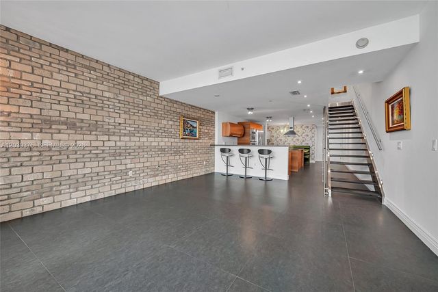 2950 NE 188th Street 303, Aventura, FL 33180