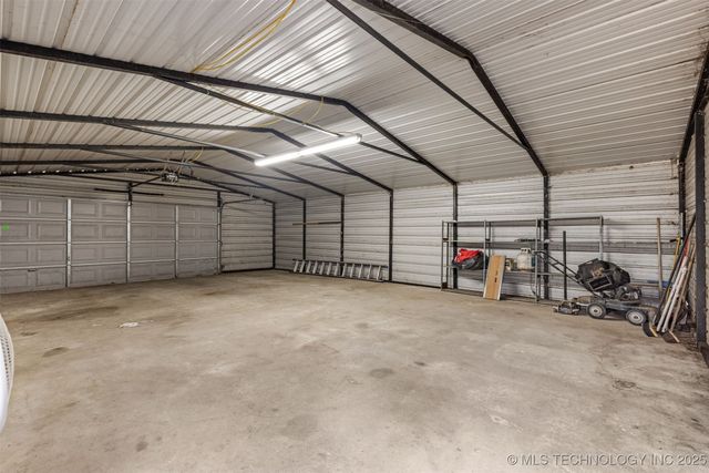 33960 Eagle Circle, Wagoner, OK 74467