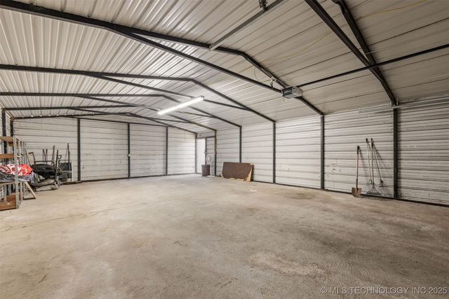 33960 Eagle Circle, Wagoner, OK 74467