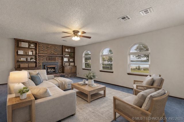 33960 Eagle Circle, Wagoner, OK 74467