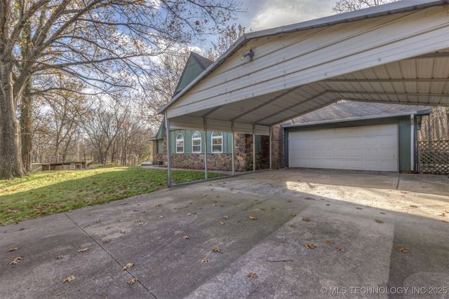 33960 Eagle Circle, Wagoner, OK 74467