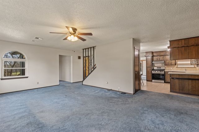 33960 Eagle Circle, Wagoner, OK 74467