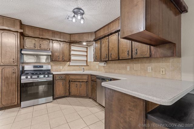 33960 Eagle Circle, Wagoner, OK 74467