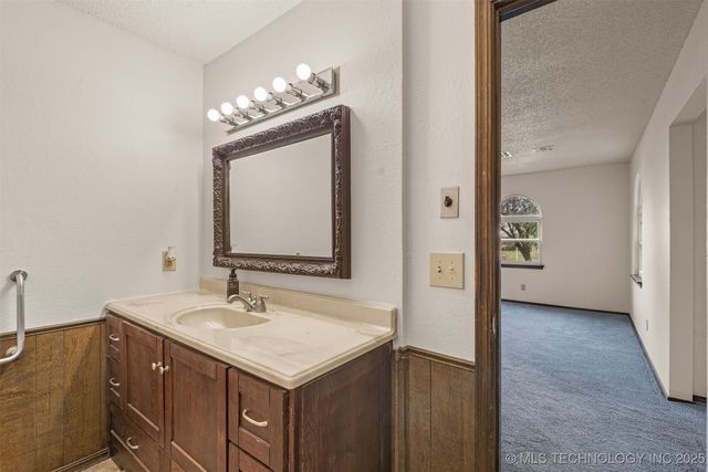 33960 Eagle Circle, Wagoner, OK 74467