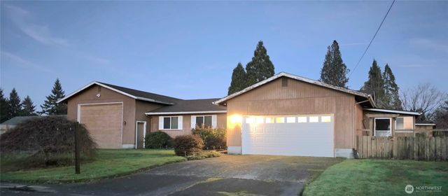 180 Scenic View Dr, Longview, WA 98632