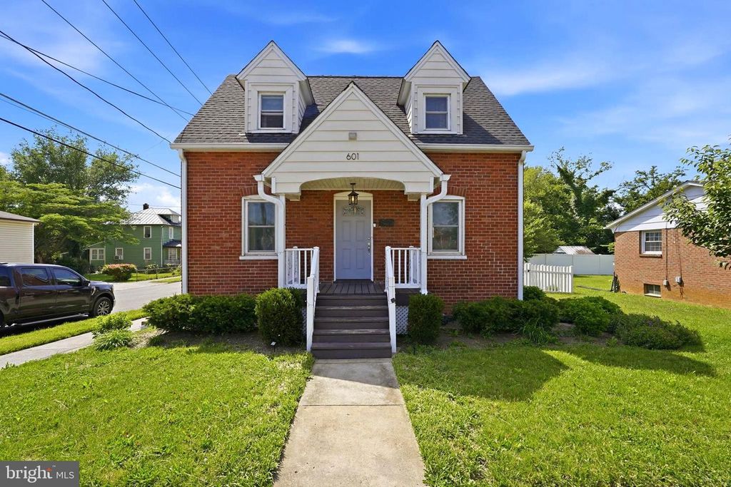 601 GRAY AVE, Winchester, VA 22601