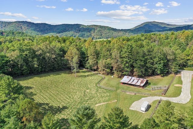167 Halls Hidden Cove, Suches, GA 30572