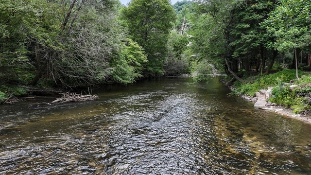 167 Halls Hidden Cove, Suches, GA 30572