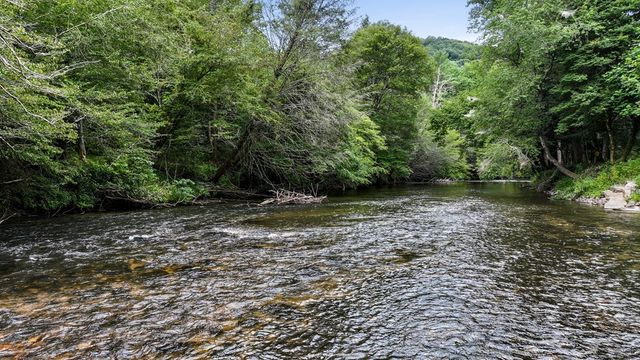 167 Halls Hidden Cove, Suches, GA 30572