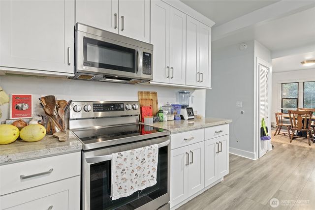 6110 8th Avenue NW, Seattle, WA 98107