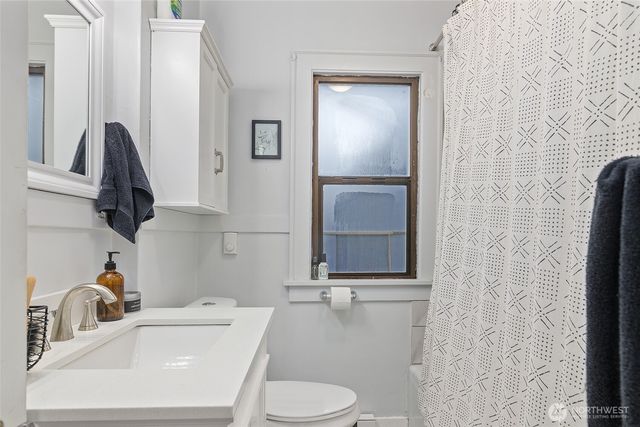 6110 8th Avenue NW, Seattle, WA 98107