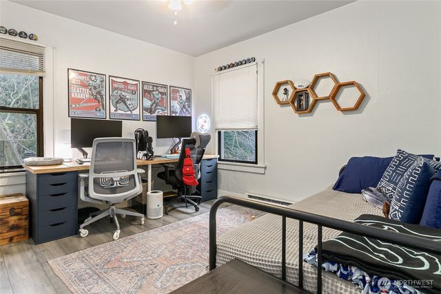 6110 8th Avenue NW, Seattle, WA 98107