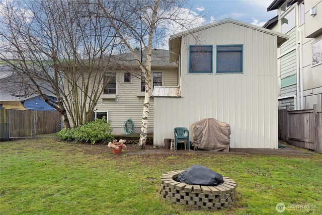 6110 8th Avenue NW, Seattle, WA 98107