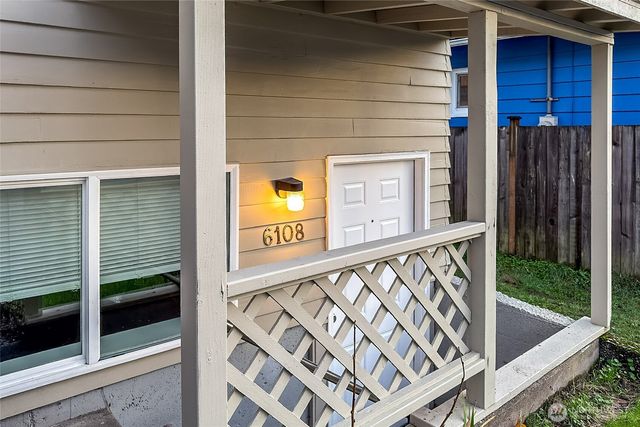 6110 8th Avenue NW, Seattle, WA 98107