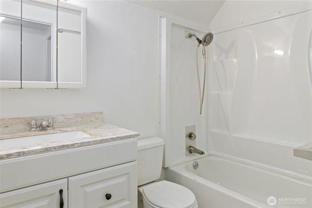 6110 8th Avenue NW, Seattle, WA 98107