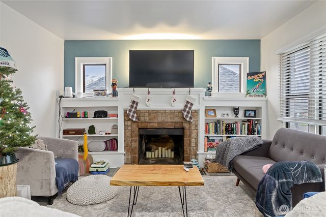 6110 8th Avenue NW, Seattle, WA 98107