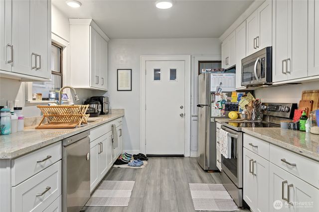 6110 8th Avenue NW, Seattle, WA 98107