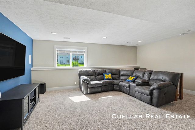 250 Ira Spring Road, Holland, MI 49423
