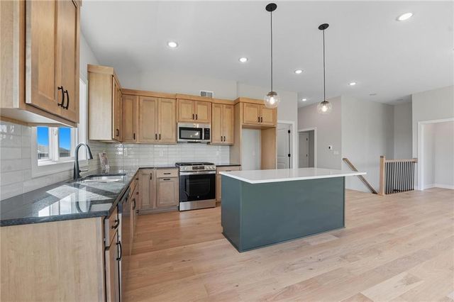 1925 SW Hightown Drive, Lee's Summit, MO 64082