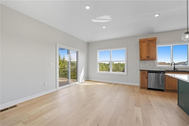 1925 SW Hightown Drive, Lee's Summit, MO 64082