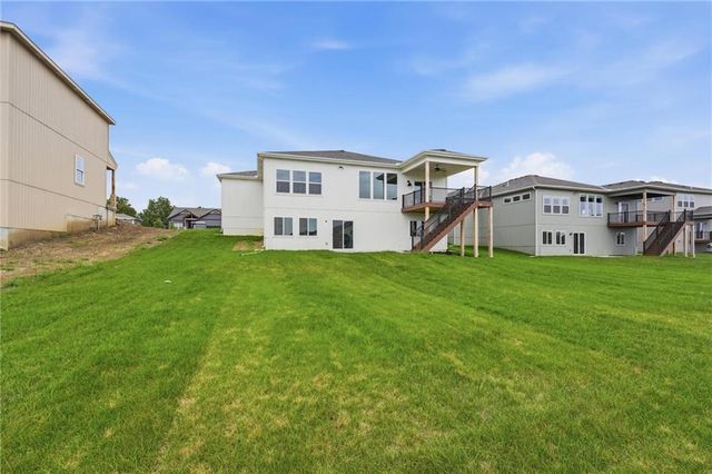1925 SW Hightown Drive, Lee's Summit, MO 64082