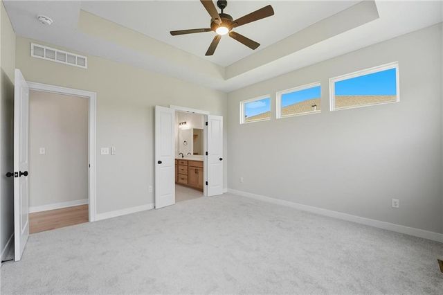 1925 SW Hightown Drive, Lee's Summit, MO 64082