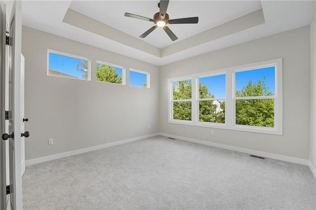 1925 SW Hightown Drive, Lee's Summit, MO 64082